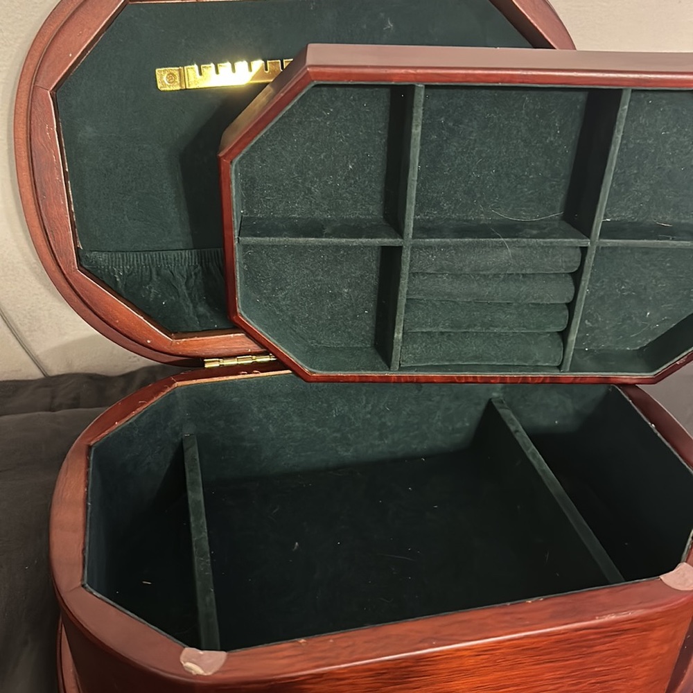 Jewelry Box - Picture 4 of 5